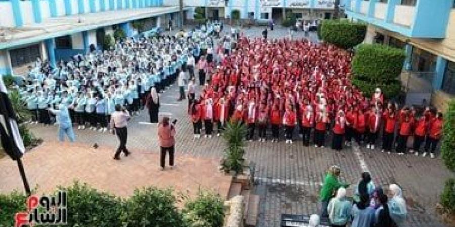 حضور مرتفع لطلاب المدارس فى ثانى أيام العام الدراسى وانتظام الصفوف الدراسية - بوابة نيوز مصر