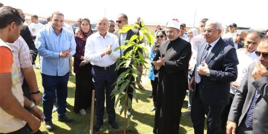 طلاب جامعة الأزهر يسهمون في دعم مبادرة رئيس الجمهورية "بناء الانسان" - بوابة نيوز مصر