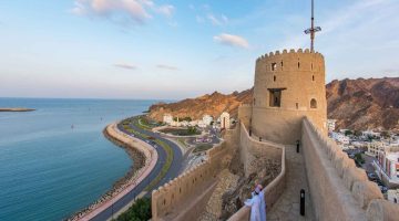 رد رسمي.. عمان تكشف حقيقة وقف تأشيرات السياحة للمصريين
